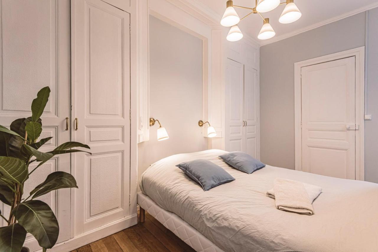 Ferienwohnung Roi Soleil, Face A La Cathedrale - 2G Reims Exterior foto