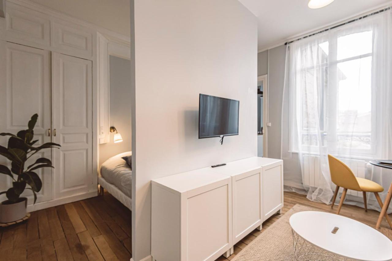 Ferienwohnung Roi Soleil, Face A La Cathedrale - 2G Reims Exterior foto